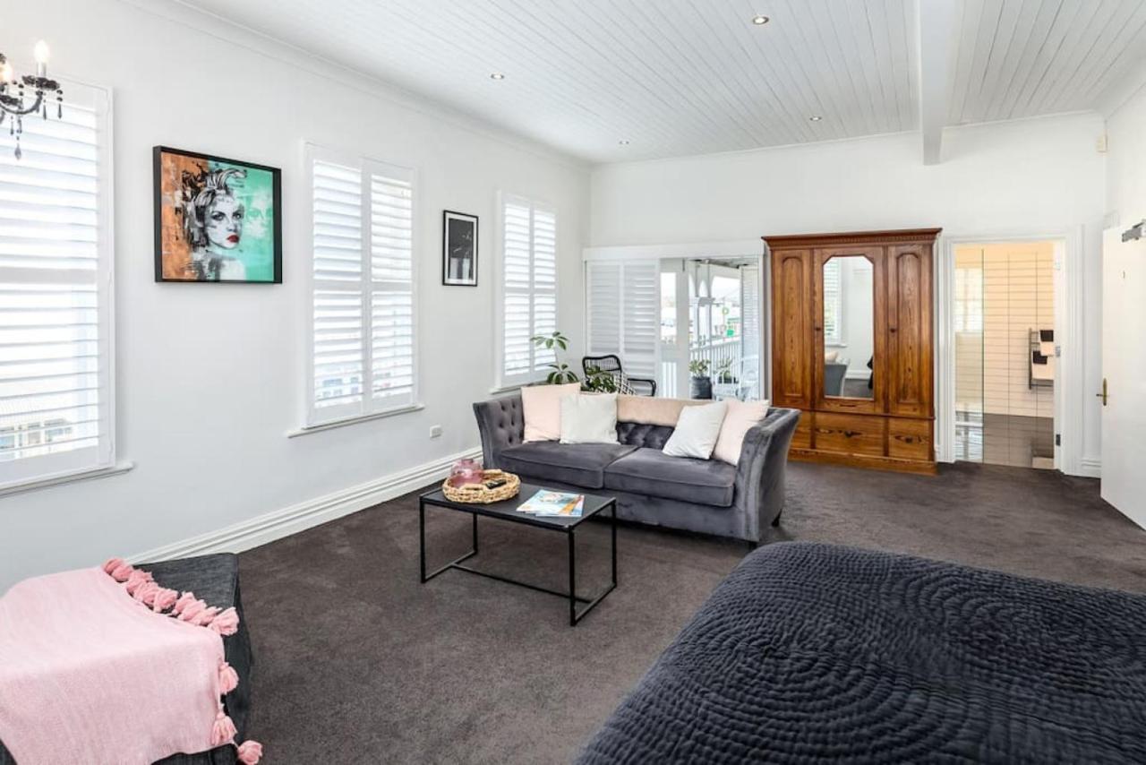 Altitude Studio Apartment Martinborough Exterior photo